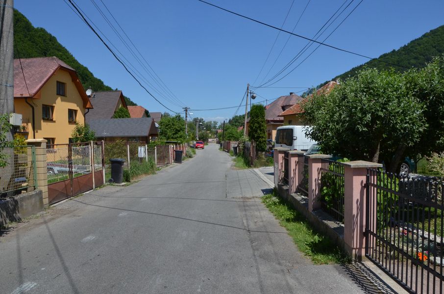 Stehličia ulica vo Vraní