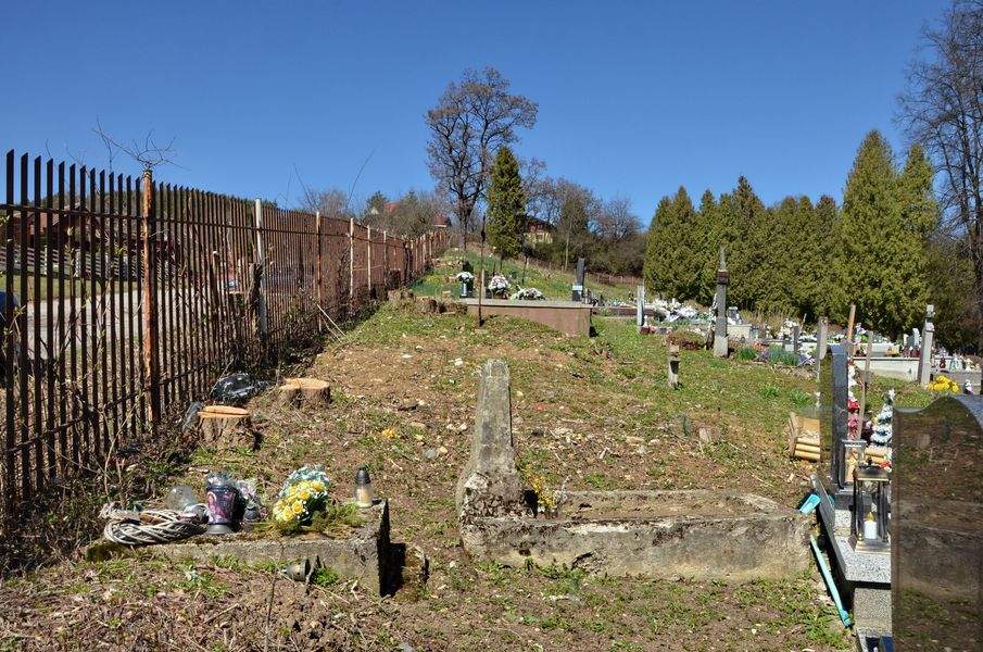 Staré hroby na cintoríne