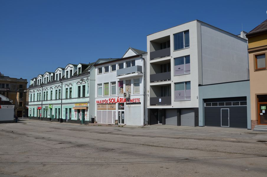 Obchodné domy a obchody