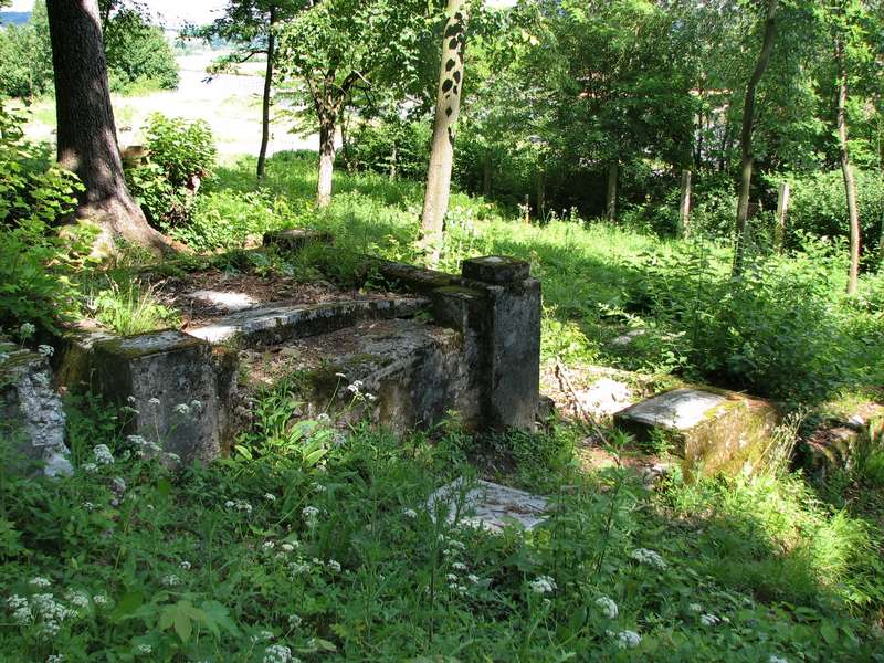 Cintorín v Hliníku nad Váhom