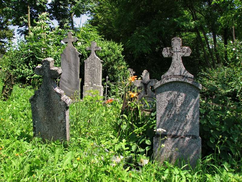 Cintorín v Divine
