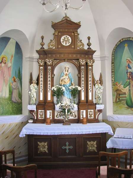 Oltár v kaplnke