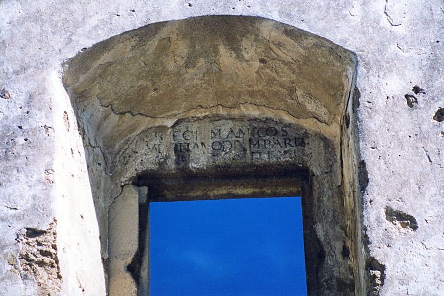 Latinský nápis na hrade Lietava
