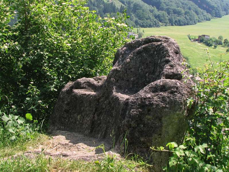 Kamenné dvojkreslo v Lietave