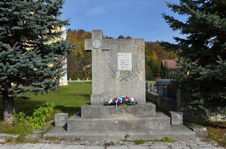 Pamätník padlým v Petroviciach