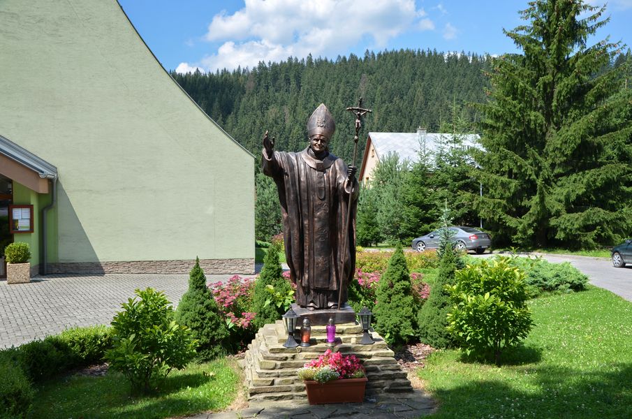 Socha sv. Otca Jána Pavla II.
