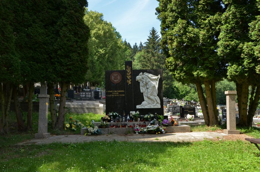 Pamätník padlým v Ružomberku 