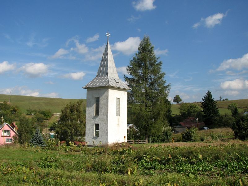 Zvonica s kaplnkou v Poluvsí