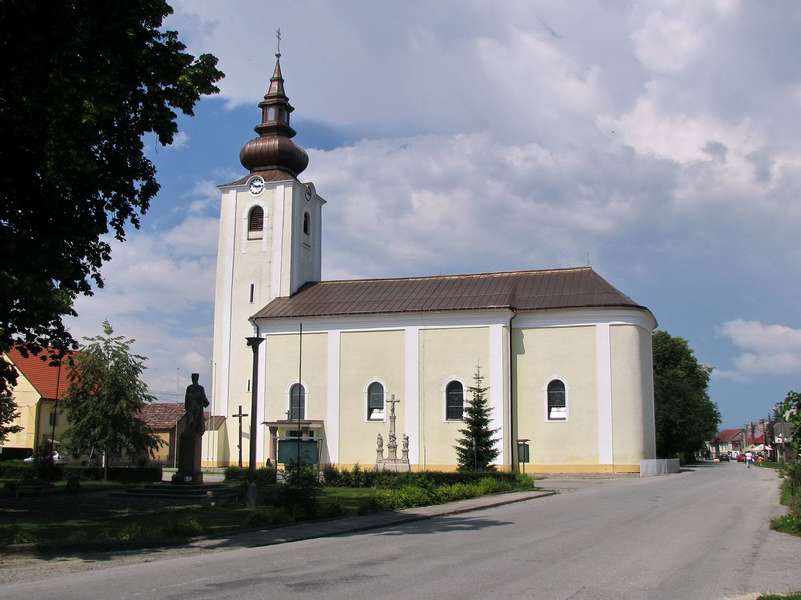 Farský kostol v Predmieri