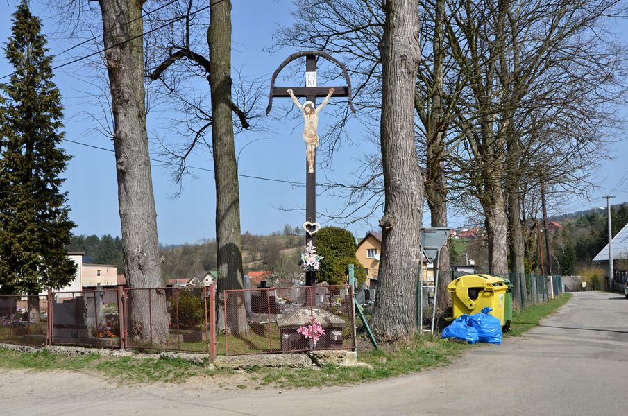 Drevený kríž v Radoli