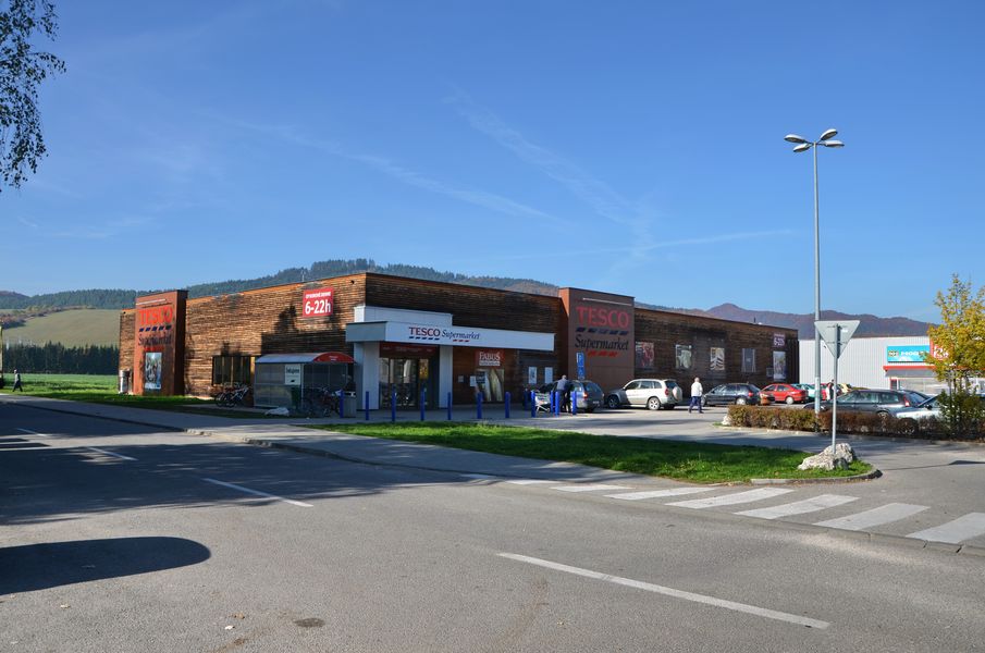 Supermarket TESCO Rajec