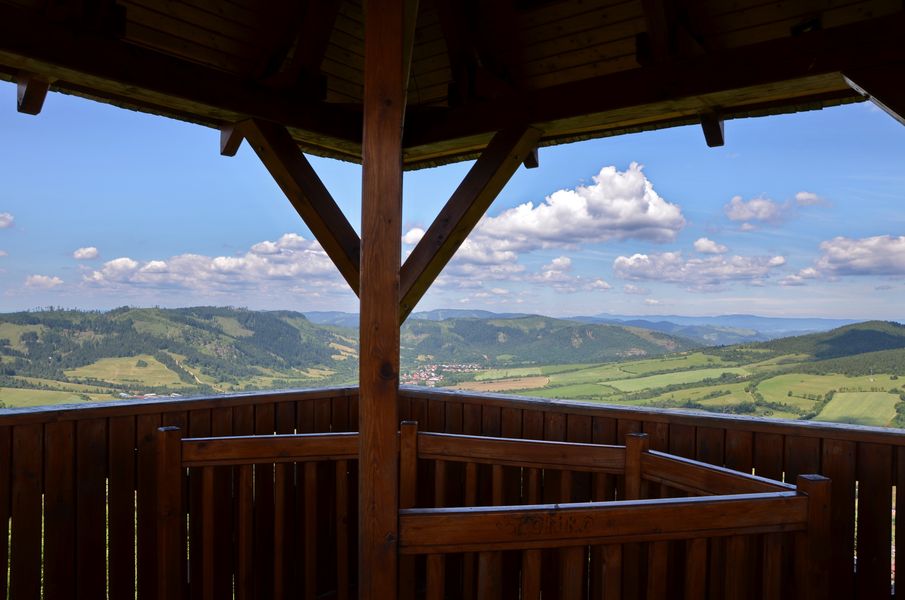 Rozhľadňa na vrchu Bobovec