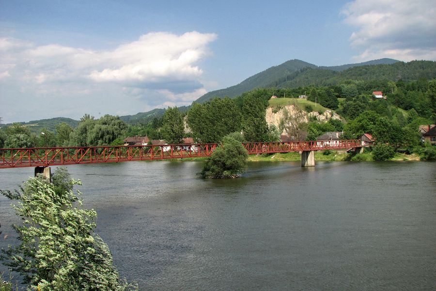 Most cez rieku Váh