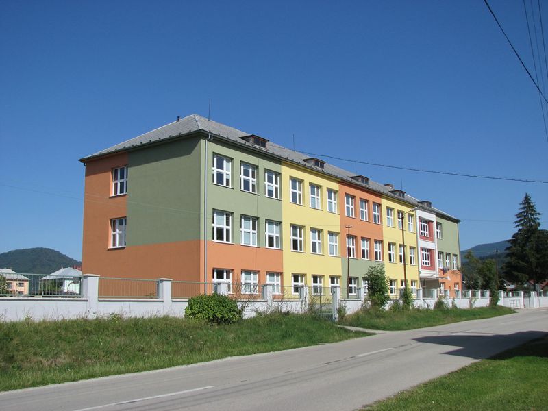 Základná škola Varín
