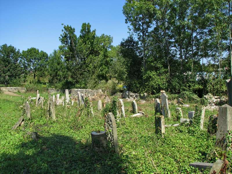 Židovský cintorín v Varín