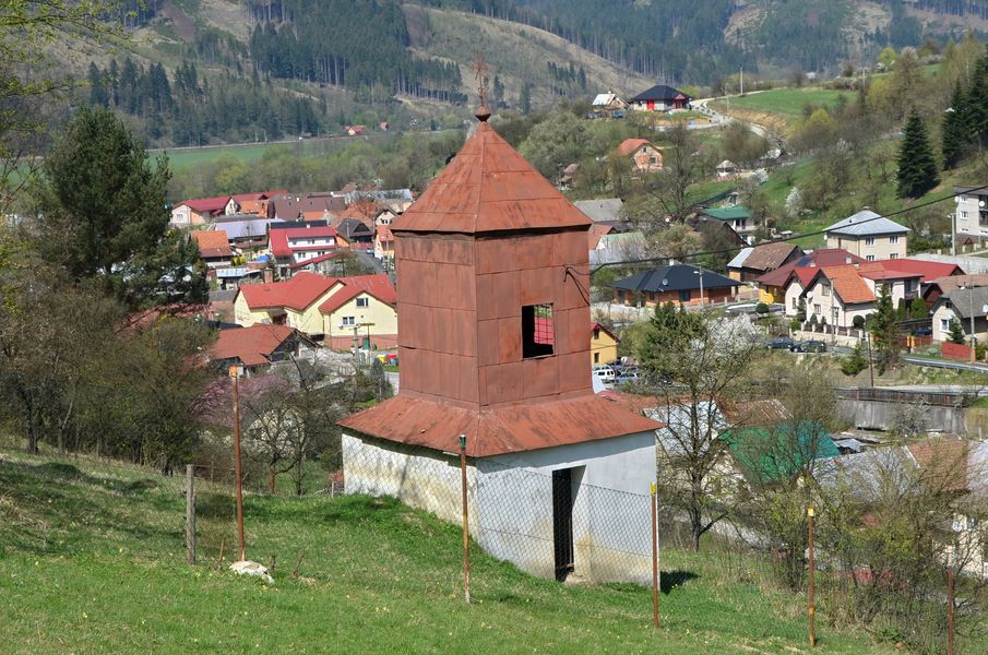 Zvonica v Povine