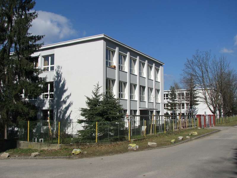 Základná škola, Jarná, Žilina