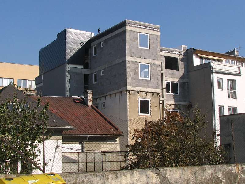 Nadstavba bytového domu