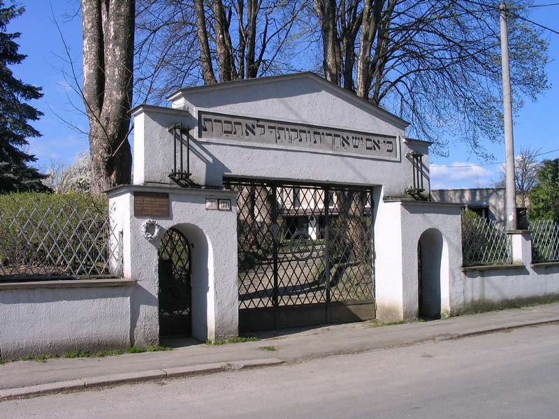  בית הקברות היהודי – Židovský cintorín 