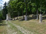 Hrobka a cintorín