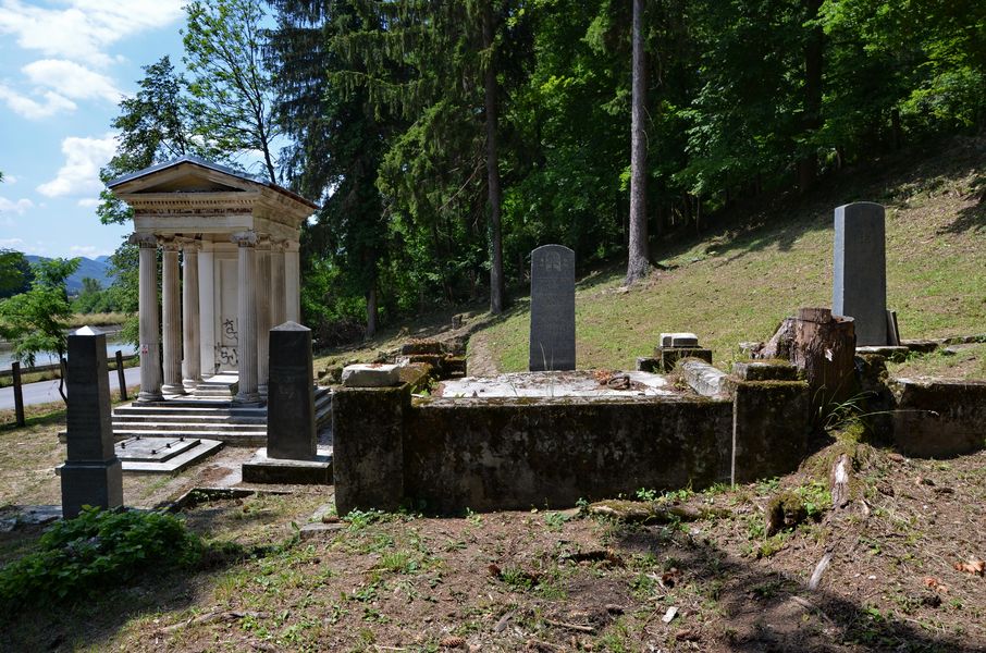 Hrobka a židovský cintorín