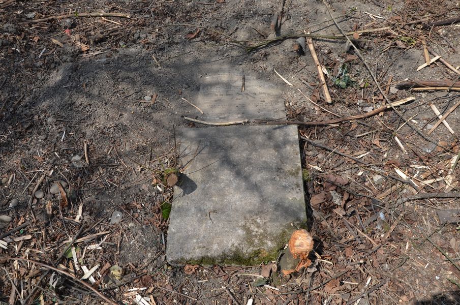 Náhrobné kamene na cintoríne