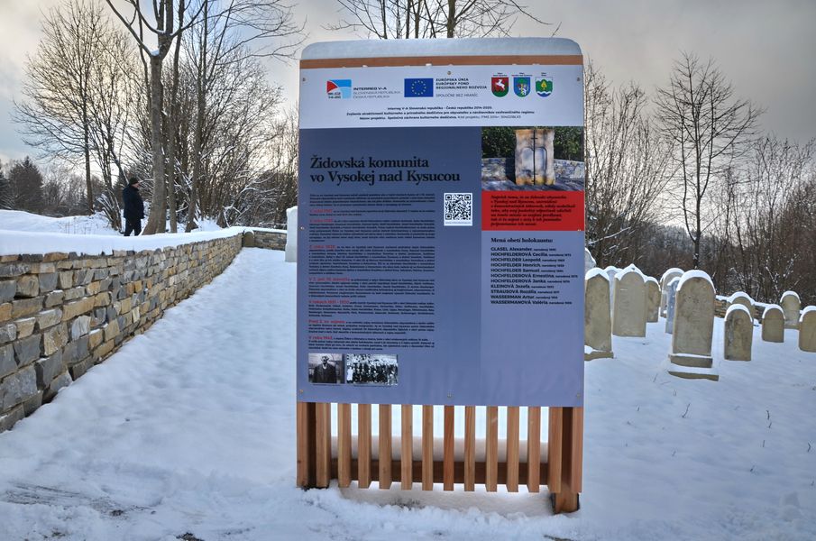Informačná tabuľa na cintoríne
