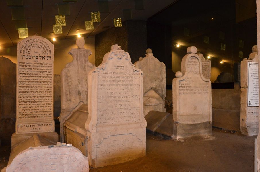 Hroby bratislavských rabínov