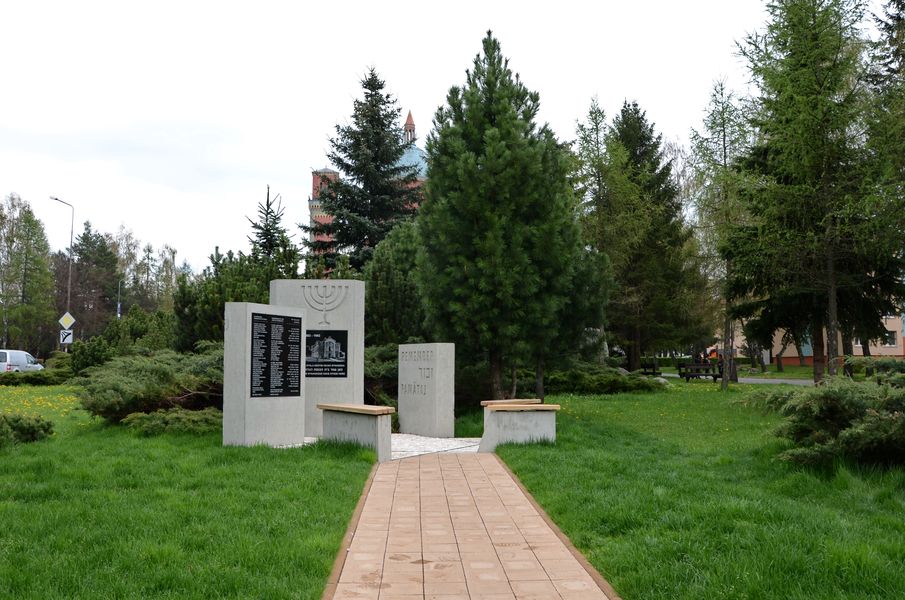 Pamätník obetiam holokaustu v Kežmarku