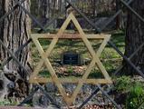 Pamätná tabuľa obetiam holokaustu
