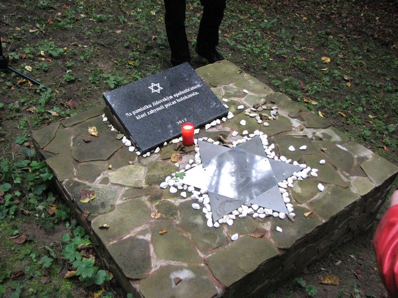 Pamätník obetiam holokaustu Dolný Kubín