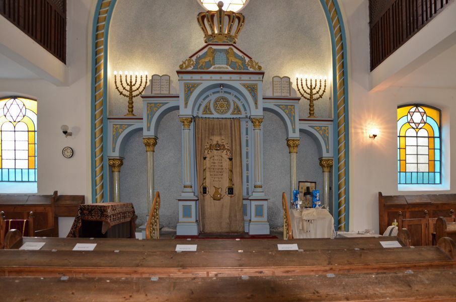 Aron ha-kodesh v synagóge