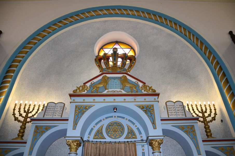 Aron ha-kodesh v synagóge