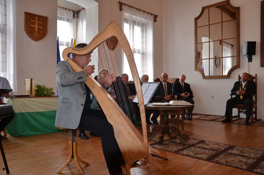 Peter Vaňouček (harfa)